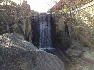 徳川園庭園龍門の滝