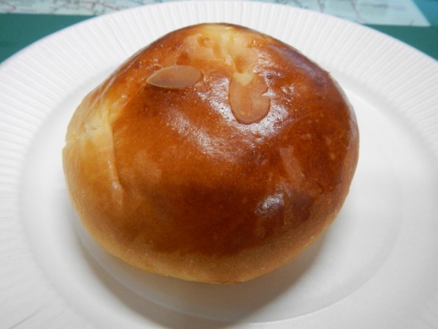 パン・ピジョンクリームパン (1)