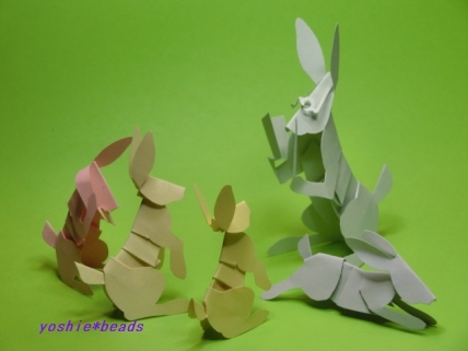 切り折り紙　ウサギ
