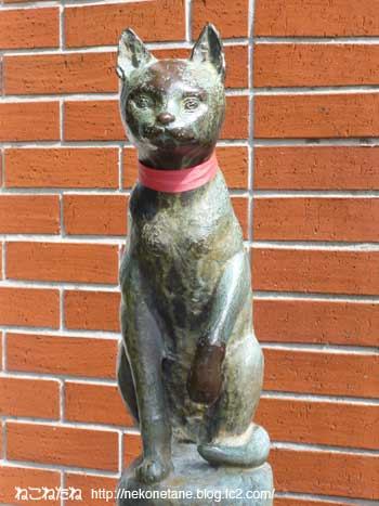 大佛次郎記念館猫の彫刻２