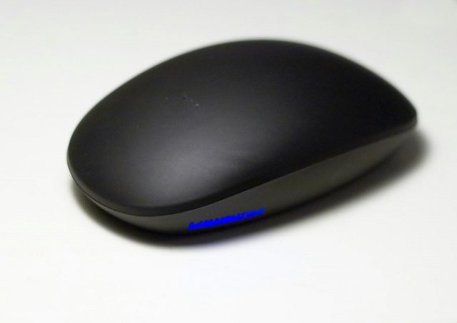 完全タッチ式のワイヤレスマウス『Manhattan Stealth Touch Mouse 